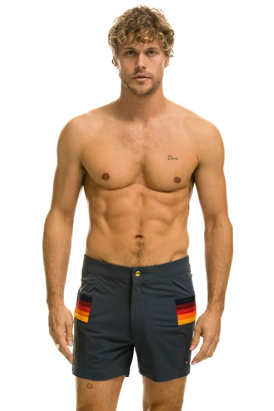 MEN'S HORIZONTAL 5 STRIPE FLEX SHORTS - TITANIUM